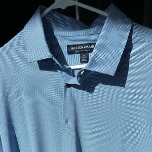 Mizzen and Main Lightweight Leeward XL Classic dress shirt. Blue and White